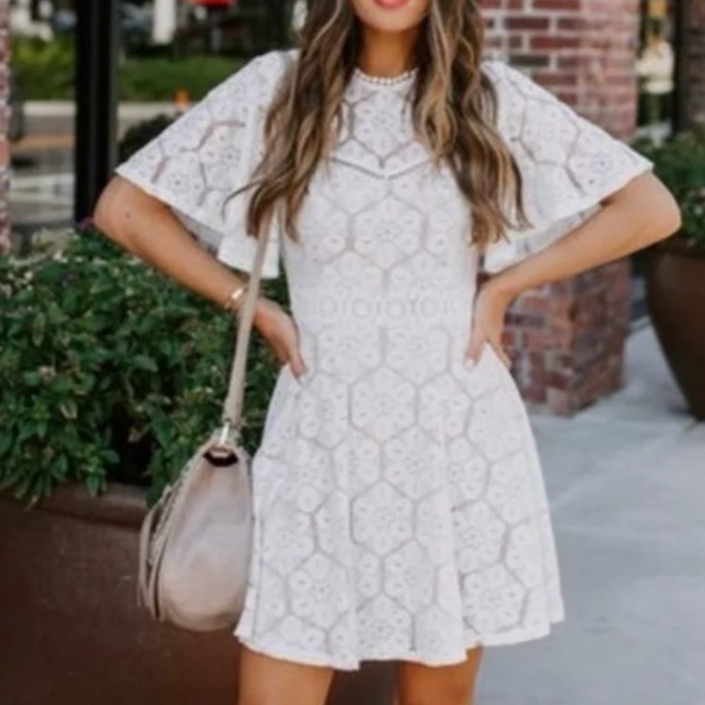 Vici NWOT Mercedes Backless White Lace Dress